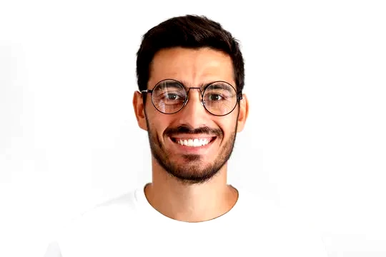 Oman-based crypto investor, واجهة المستخدمtransparent system